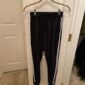 Women’s joggers